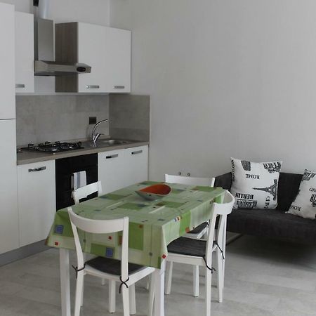 Casa Stefania Lejlighed Mandello del Lario Eksteriør billede