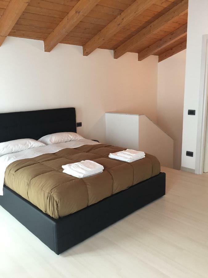 Casa Stefania Lejlighed Mandello del Lario Eksteriør billede