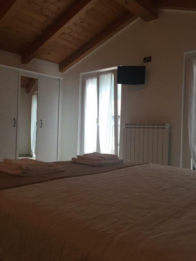Casa Stefania Lejlighed Mandello del Lario Eksteriør billede
